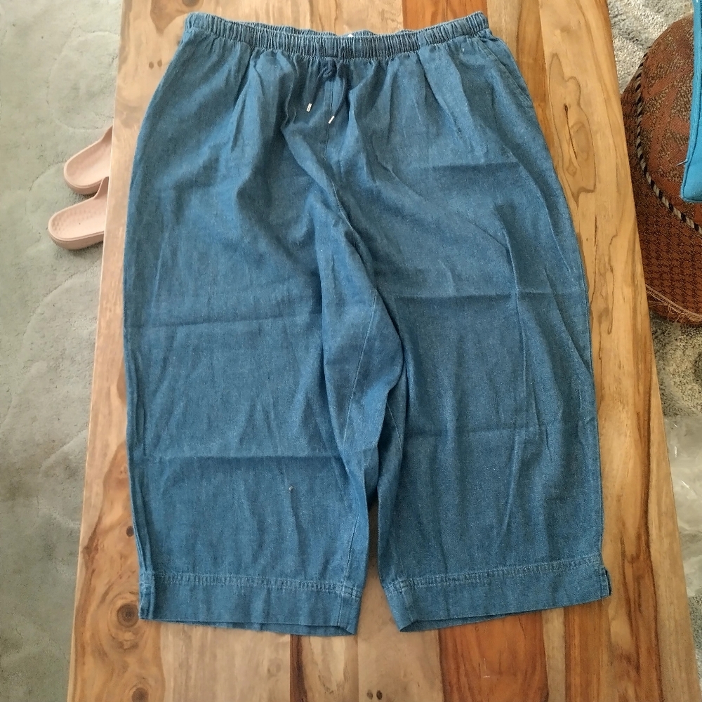 Ladies Capris Pants